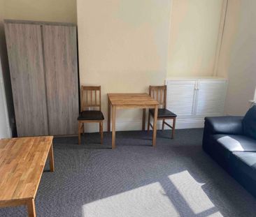 1 bedroom Flat To Let - Photo 1