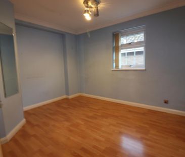 4 bedroom detached house to rent - Photo 4