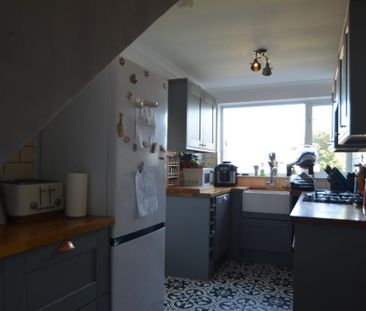 3 bedroom semi-detached house to rent - Photo 6