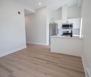 Newly Renovated 1 Bedroom unit in Welland - Photo 5