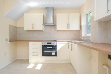 2 Bedroom Detached, Derby Close – Epsom - Photo 5
