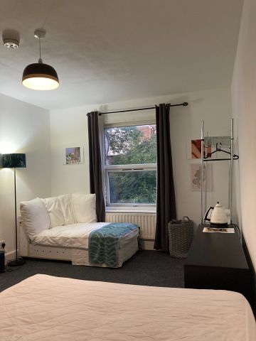 Room in a Shared House, Forest Road, E17 - Photo 5