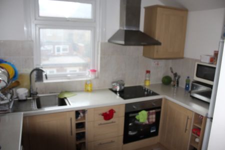 Townsend Road, Southall, Middlesex, UB1 1HA - Photo 2