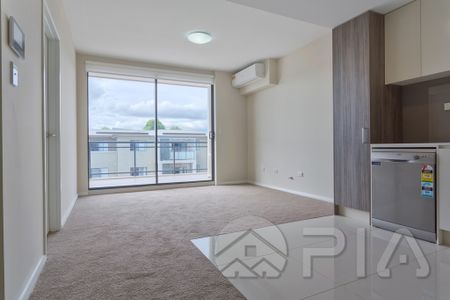 One bedroom apartment with Study - Photo 2