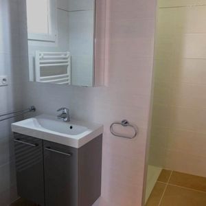Location Maison 4 pièces 122m² VITROLLES 13127 - Photo 2