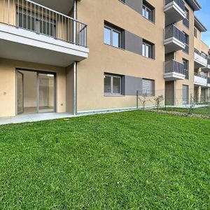 Miribel : Rare T2 neuf avec cuisine aménagée, terrasse, jardin et garage double - Photo 2