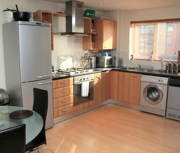 2 bedroom flat to rent - Photo 4