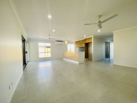 67 Regal Circuit, Beaconsfield QLD 4740 - House For Rent | Domain - Photo 1