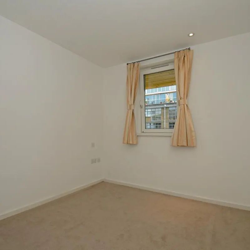 2 bedroom flat in Islington - Photo 1