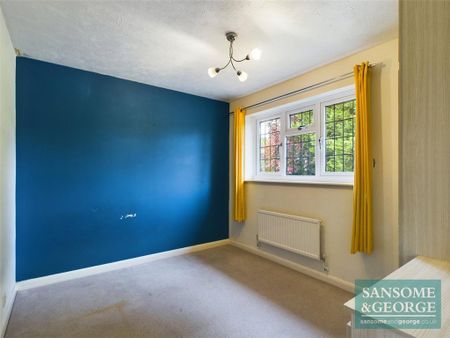 3 bedroom semi-detached house to rent - Photo 4