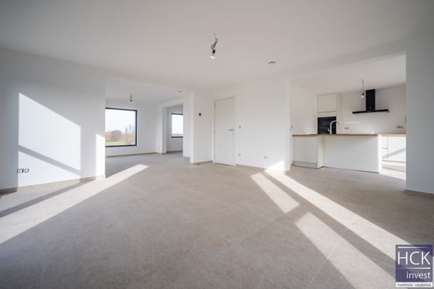 KRUISHOUTEM - Zeer gunstig gelegen luxueuze woning op 1.026 m² - Photo 1