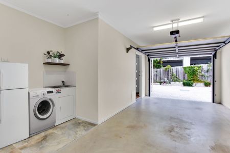 Beautifully Presented with Lots of Space - Photo 4