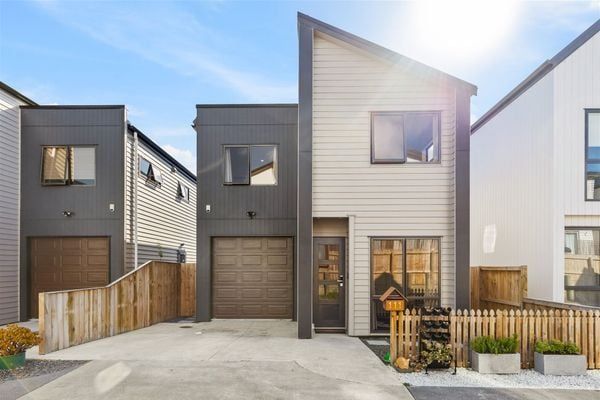 Chic 4BR New Build in Westgate - Photo 1