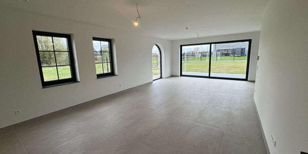 Woning te huur in Ophasselt voor € 1.400 met 3 slaapkamers - Photo 1