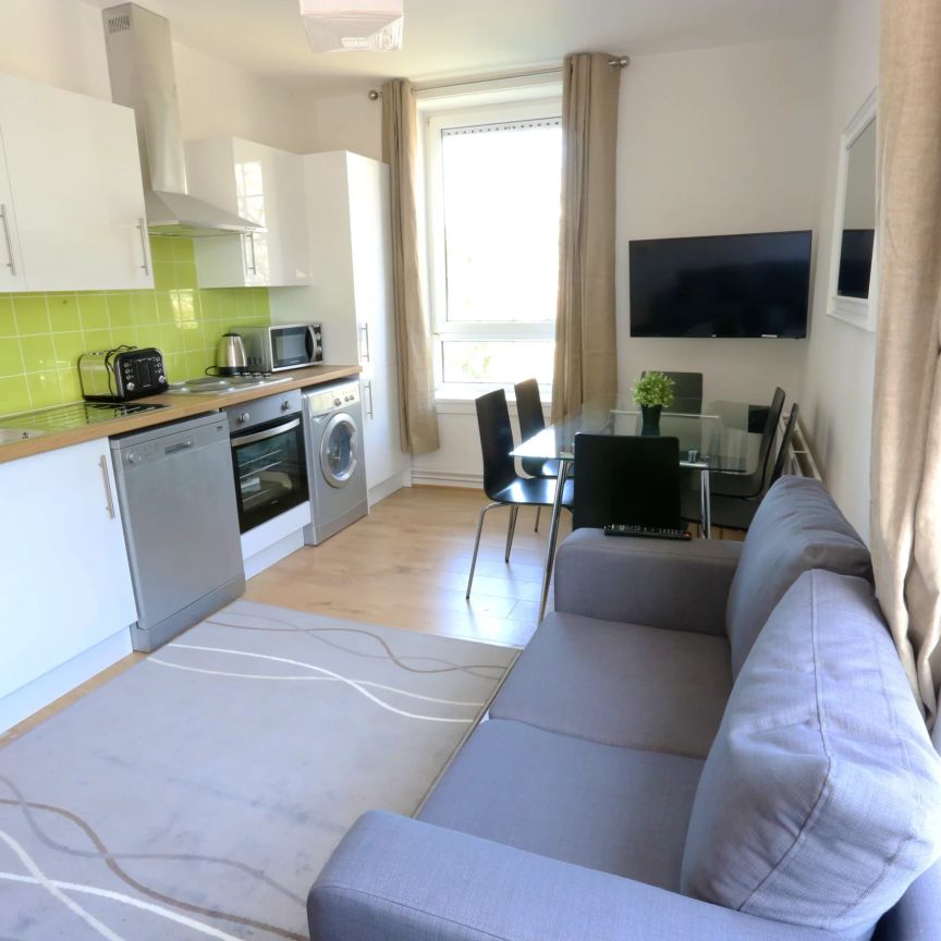 Alton House – Room 3 - Photo 1