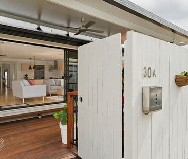 Modern Shared Living in Red Hill – Fully Furnished Rooms with All B... - Photo 3