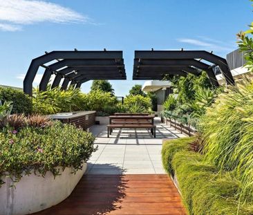 Contemporary Living with Exceptional Lifestyle Appeal - Photo 6