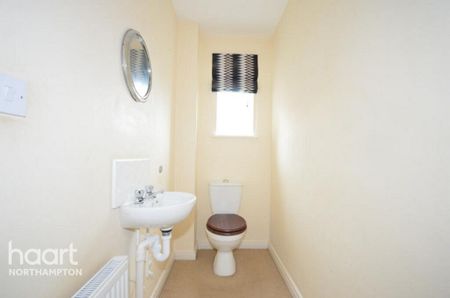 3 bedroom semi-detached house to rent - Photo 5