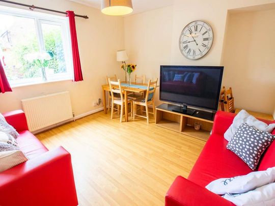 6 bedroom house to rent - Photo 1