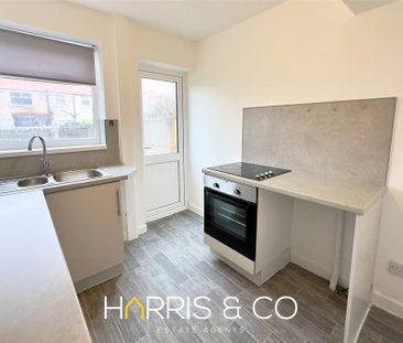 3 bedroom end of terrace house to rent - Photo 2