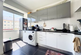 APARTAMENTO T4 EM ALFRAGIDE MOBILADO