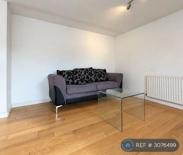 3 bedroom flat to rent - Photo 1