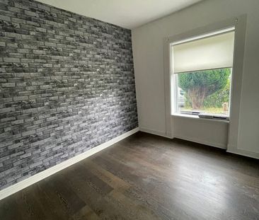 3 Bed Flat, Croftside Avenue, G44 - Photo 2