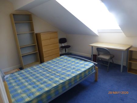 19 Harrow Road - Photo 2