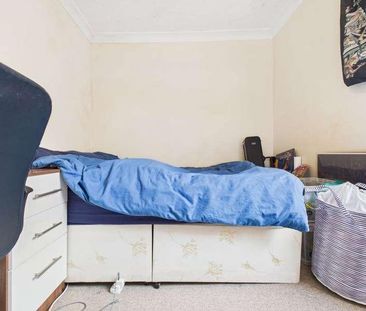 St Georges Road, Brighton, BN2 - Photo 2