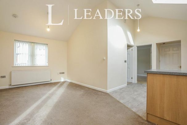 2 bedroom bungalow to rent - Photo 1