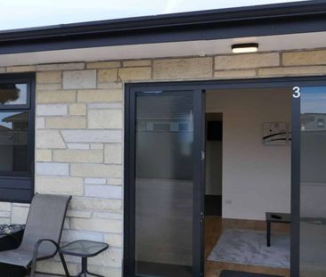 Sleek & Stylish One-Bedroom Living – Modern, Fresh, and Ready for You - Photo 5