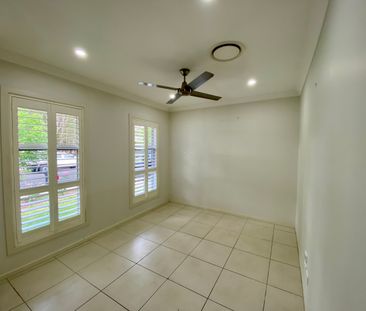 MODERN LIVING IN JORDAN SPRINGS! - Photo 3