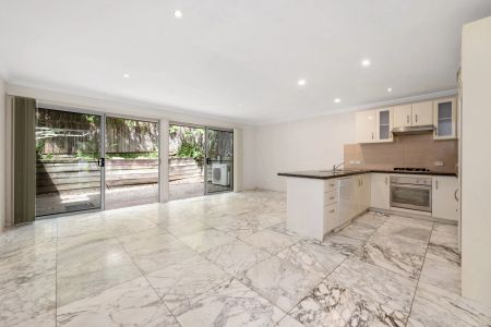 Modern Townhouse – Stylish, Spacious & Ideally Located - Photo 3