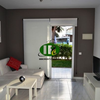 Bungalow mit 1 Schlafzimmer auf 2 Ebenen. Geschlossene geflieste Terrasse - Photo 1