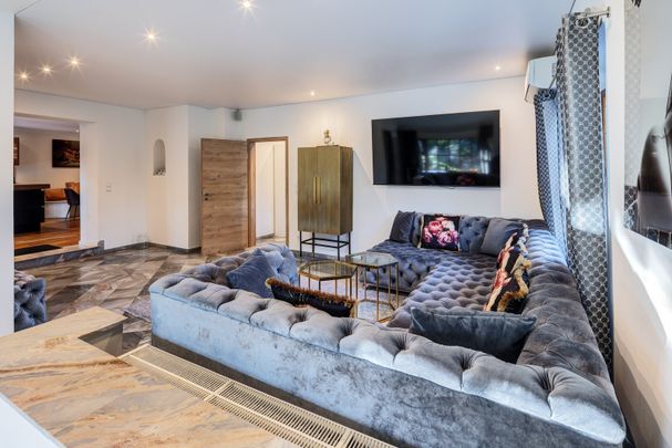 Luxury mansion half for rent with garden - Photo 1