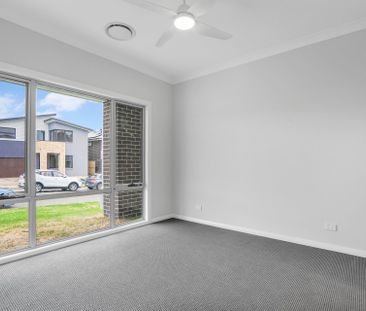 Stylish Single-Level Living - Photo 4