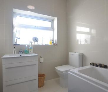 1 bedroom Flat To Let - Photo 6