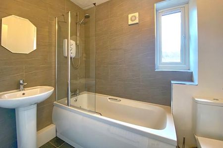 2 bedroom terraced house to rent - Photo 5