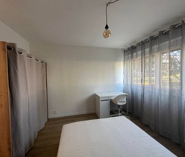 Une chambre avec salle de bain privative - Photo 6