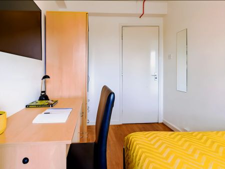 Silver Non-Ensuite Room - Photo 4