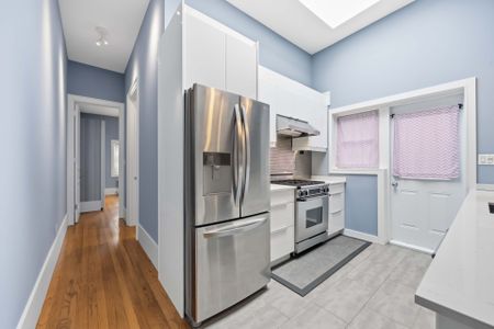 For Lease - 251 High Park Avenue Unit# Upper, Toronto, Ontario - Photo 2