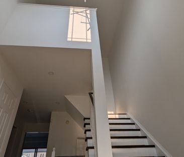 For Lease - 5 Faris Street Unit# MAIN & UPPER, Bradford West Gwilli... - Photo 2