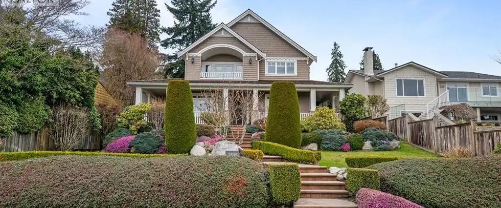 2185 LAWSON AVENUE — 5 Bedroom - Photo 1