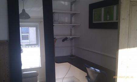 Great Student House for 4 in Southsea, Portsmouth. Nr Albert Rd - Photo 3