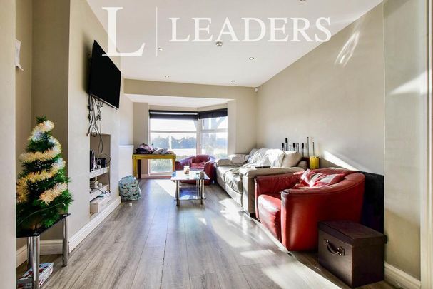 6 bedroom house to rent - Photo 1