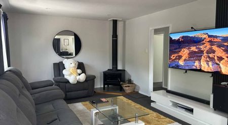 3 Bedroom Home + Double Garage - Photo 3