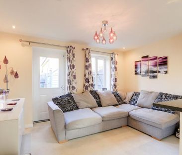 2 bedroom end of terrace house to rent - Photo 1