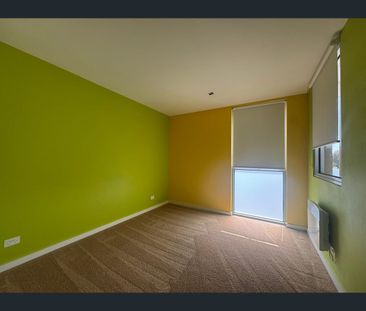 17/15 Eucalyptus Drive, Maidstone, Vic 3012 - Photo 2