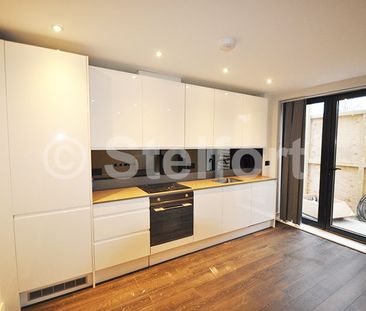 Granville Road, NW2, London - Photo 2