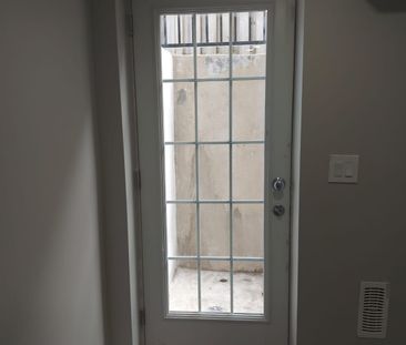 For Lease - 7319 Aldergrove Court, Mississauga, Ontario - Photo 5